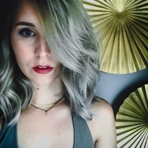 Meet your Posher, Angela